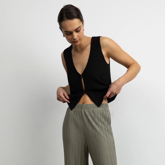 OPEN FRONT KNIT TANK - Picture 2 of 2